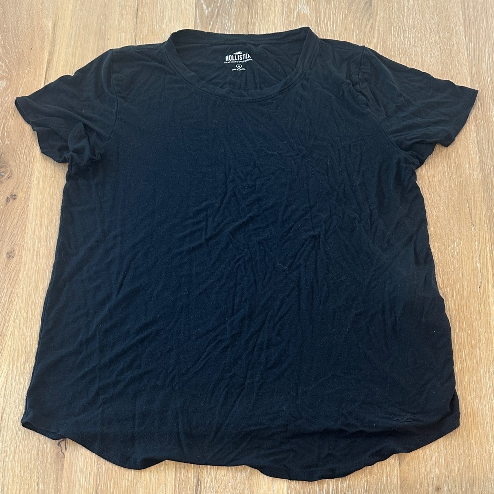 Hollister Women's Classic Black Tee